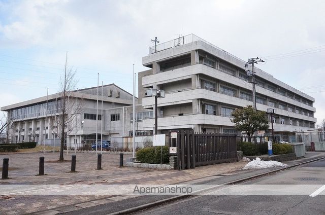 小学校　西小学校（小学校）まで2213m