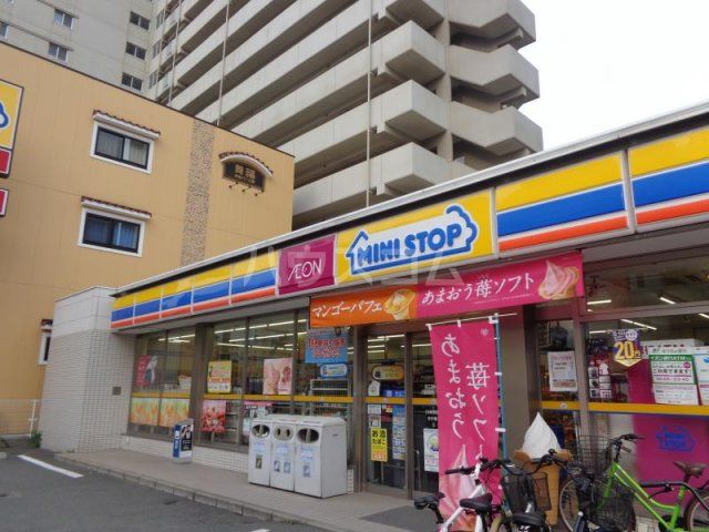 コンビニ　ミニストップ福岡箱崎１丁目店（コンビニ）まで480m