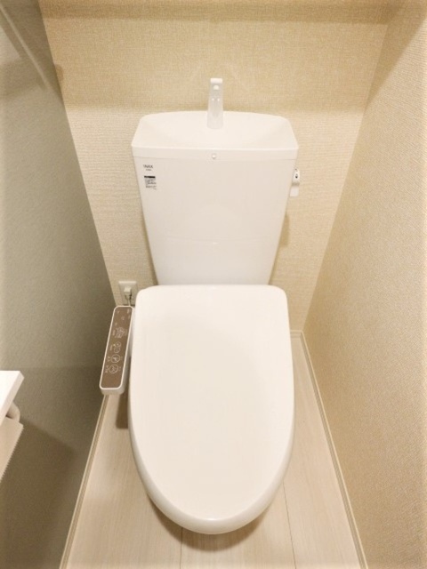 トイレ　温水洗浄暖房便座