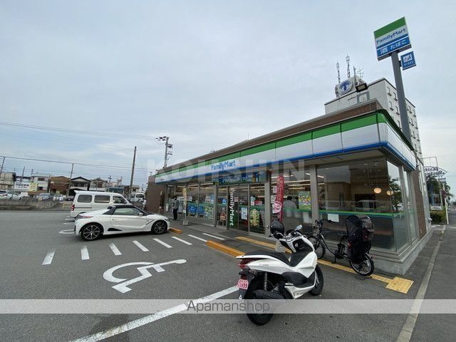 コンビニ　ファミリーマート（コンビニ）まで206m
