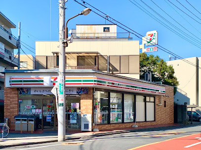 コンビニ　セブン－イレブン亀戸３丁目店（コンビニ）まで181m