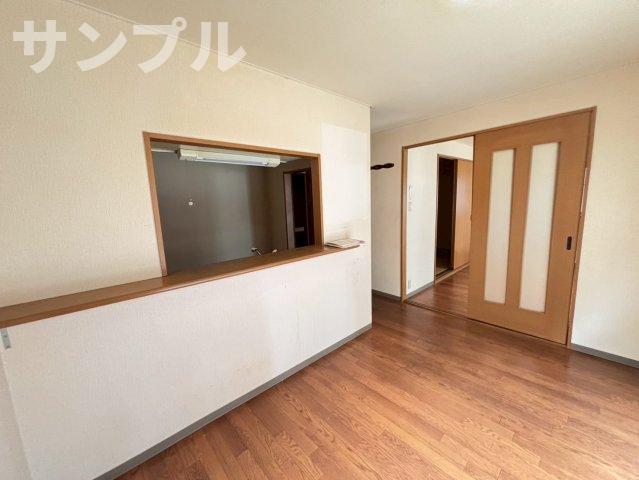 居室・リビング　ファースト館城並