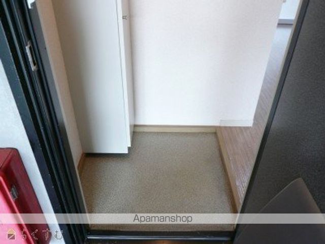 ロイヤルパレスAの玄関写真
