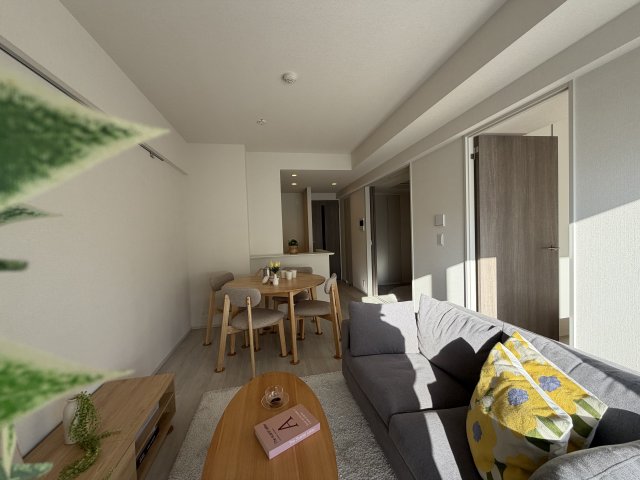 居室・リビング　モデルルームです。家具付ではございません。