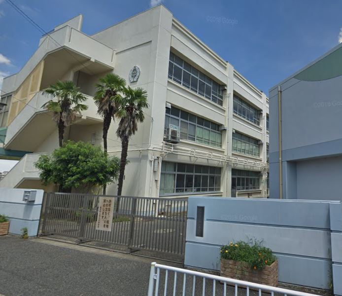 中学校　横浜市立中川中学校（中学校）まで2631m