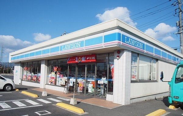 コンビニ　ローソン東津田店（コンビニ）まで1700m