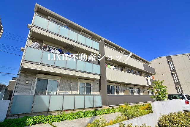 建物外観　吉川市のお住まい探しなら、当社にお任せ下さい！
