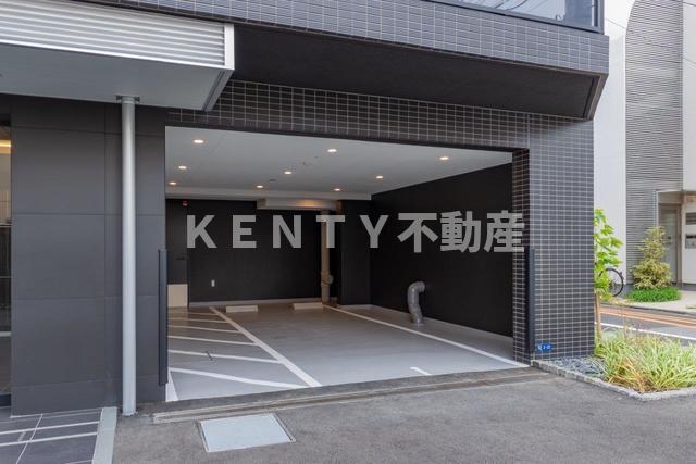駐車場　駐車場があるので、車を買う予定の方も安心です