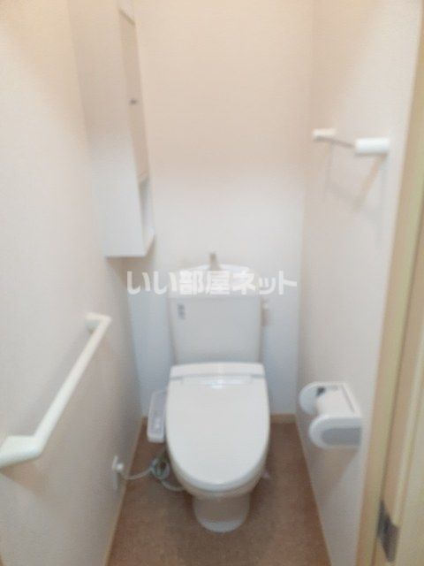 能勢電鉄妙見線 山下駅 徒歩4分 2階建 築18年のトイレ写真