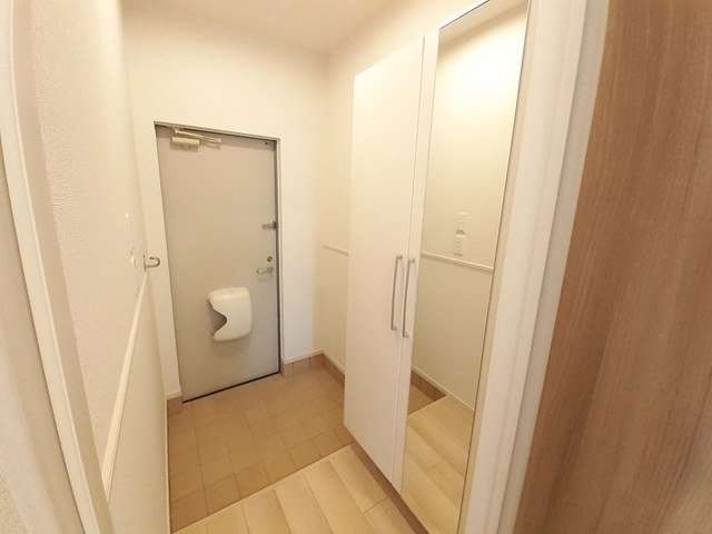 玄関　落ち着いた玄関です