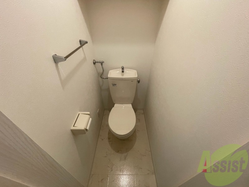 トイレ　こちらはトイレです。清潔感があり、安心して使用できます。