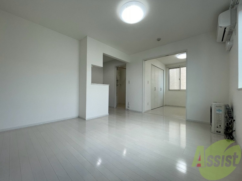 居室・リビング　広くてキレイなお部屋が広がっていて、充実した生活が送れそう。