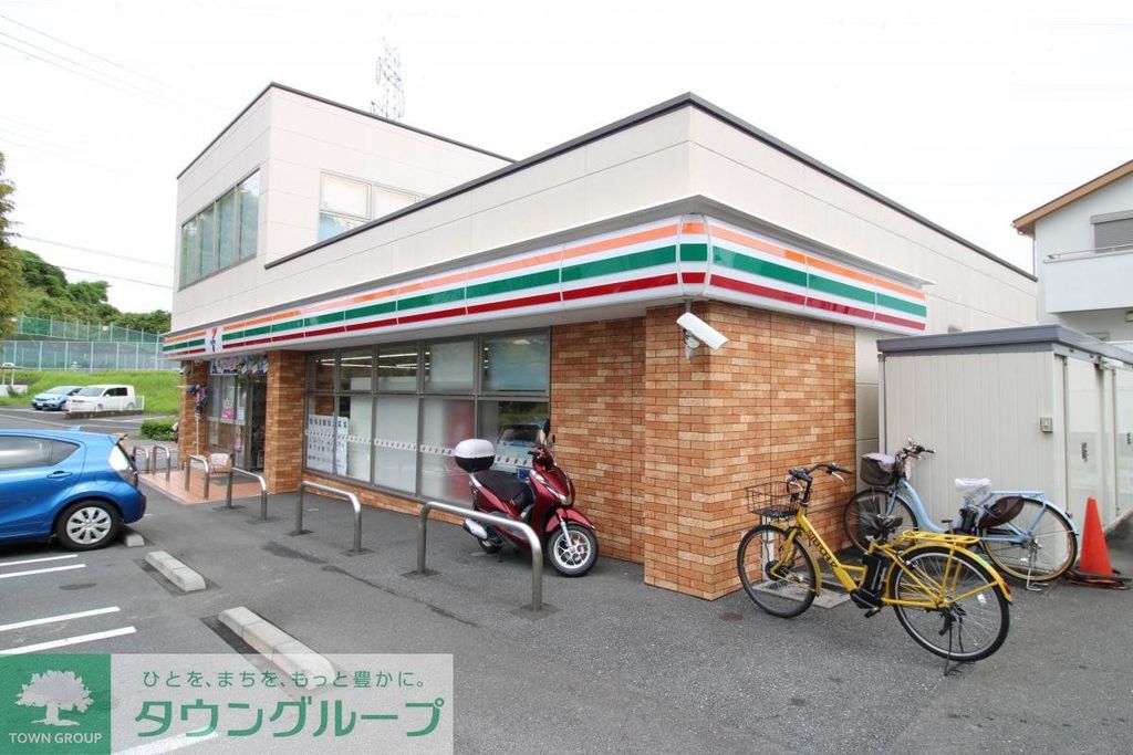 コンビニ　セブンイレブン横浜港南台4丁目店（コンビニ）まで750m