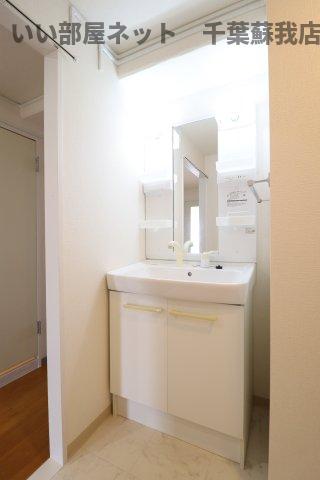 洗面設備　朝の準備に活躍する、洗髪洗面化粧台！