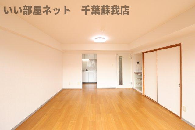 居室・リビング　ゆったり過ごせる居間です