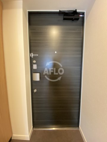 玄関　レジデンス大阪レトログラード　玄関