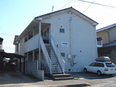 倉敷市児島駅前のアパートの建物外観