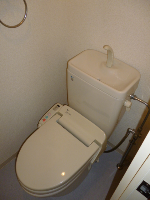 トイレ　ウォシュレット完備