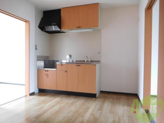 居室・リビング　食卓もゆったりテーブルも十分設置可能です