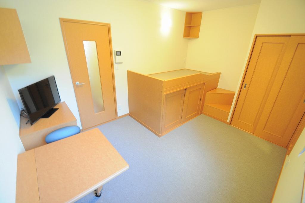 居室・リビング　1１Ｆフローリング仕様2Ｆカーペット仕様