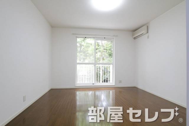 居室・リビング　ぴかぴかなフローリング。