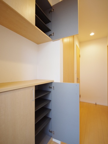 収納　シューズボックス