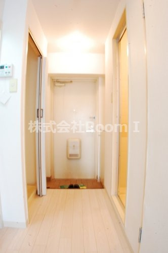 玄関　収納もある玄関です