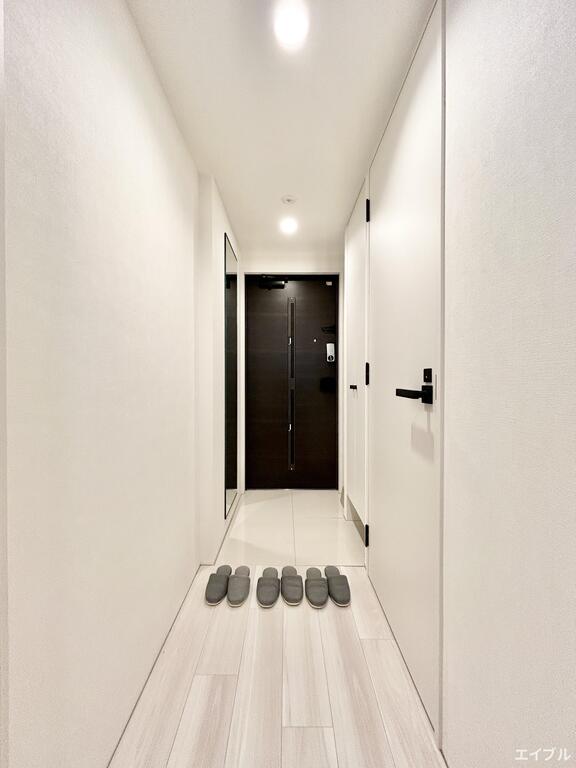 玄関　写真はモデルル－ム