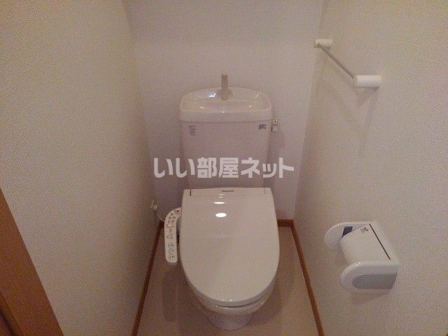 【伊賀市緑ケ丘西町のアパートのトイレ】