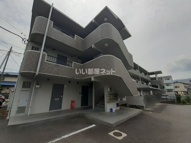 富士市元町のマンションの建物外観