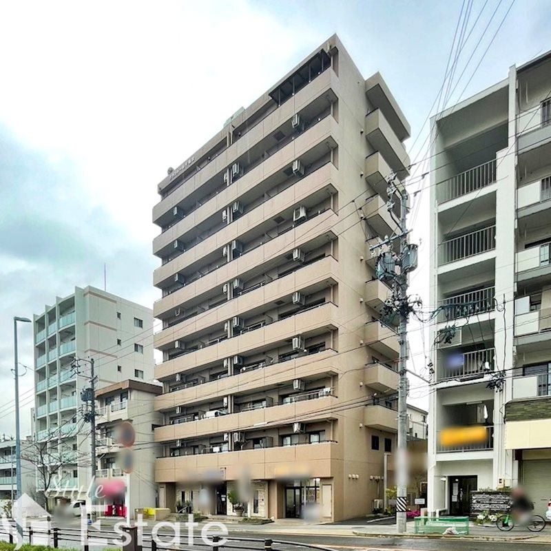 名古屋市千種区自由ケ丘のマンションの建物外観
