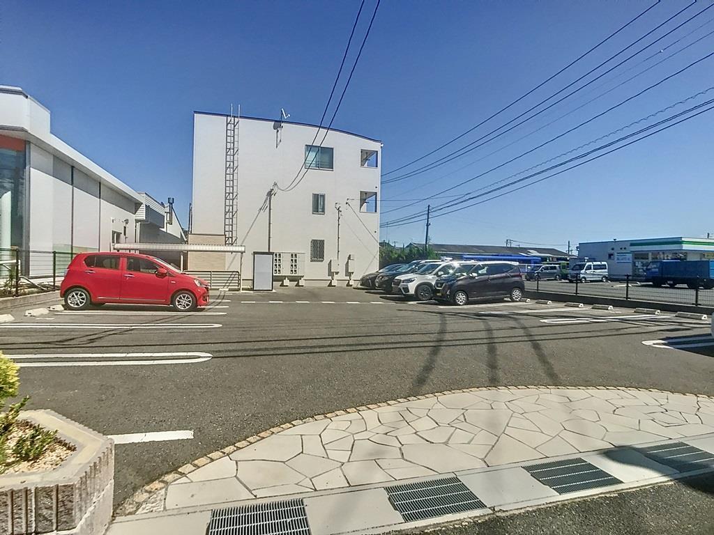 【下関市横野町のアパートの駐車場】