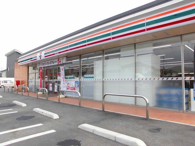 【足利市江川町のアパートのコンビニ】