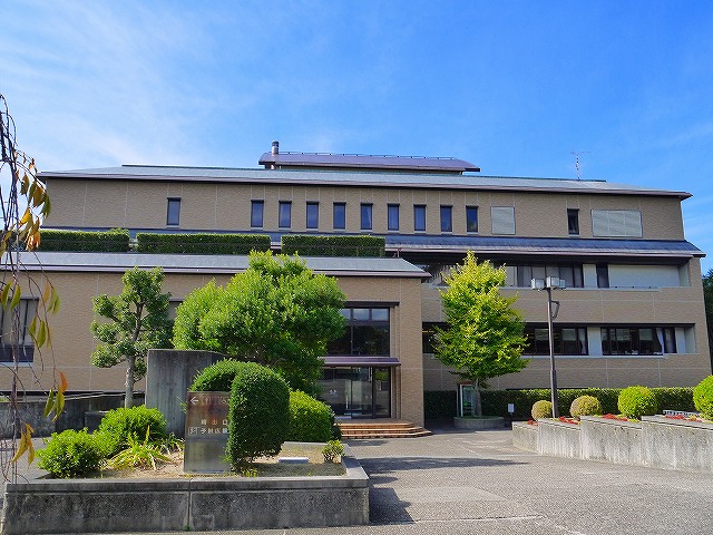 【天理市田井庄町のマンションの図書館】