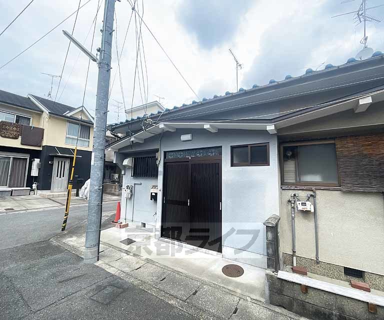 北衣手町貸家の建物外観