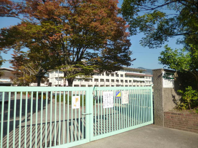 【広島市安佐南区八木のアパートの小学校】