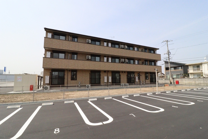 瀬戸内市邑久町尾張のアパートの建物外観