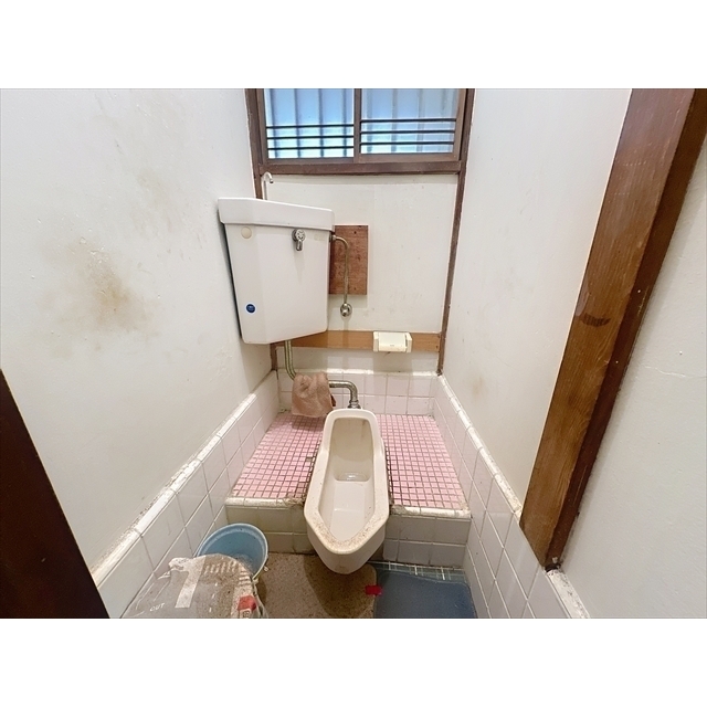 トイレ　和式のお手洗いです