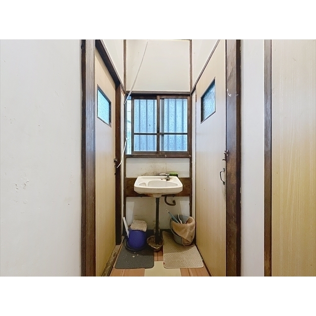 洗面設備　共用部の洗面台です