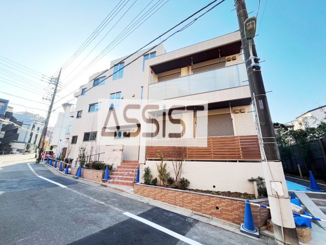 目黒区八雲のマンションの建物外観