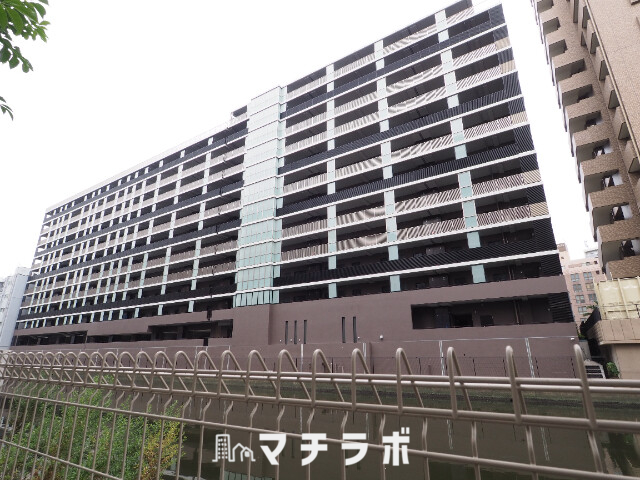 【名古屋市中区千代田のマンションの建物外観】