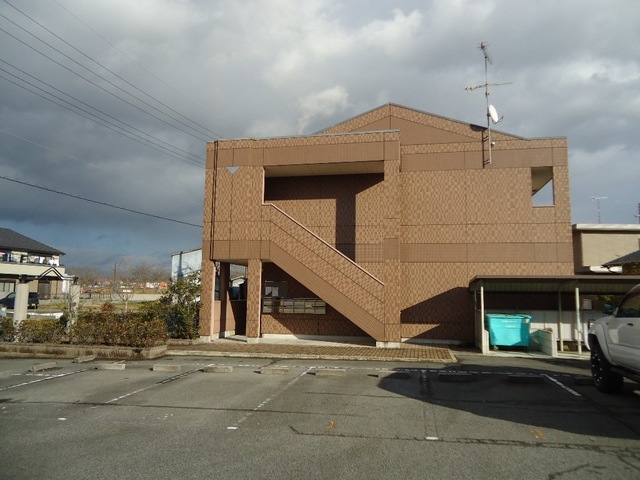 【小野市黒川町のアパートの駐車場】