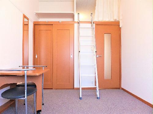 居室・リビング　ロフト付きのお部屋です
