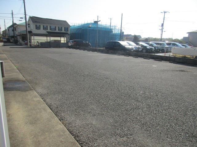駐車場　今なら敷地内駐車場に空きもございます