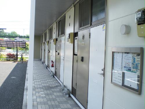 玄関　設備・仕様は号室により異なる為、現況を優先致します。