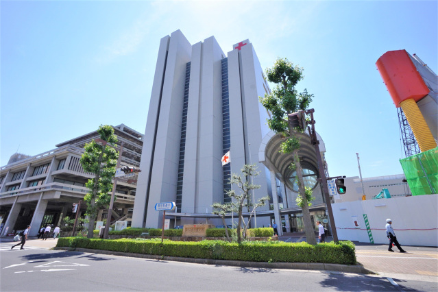 病院　高松赤十字病院（病院）まで529m