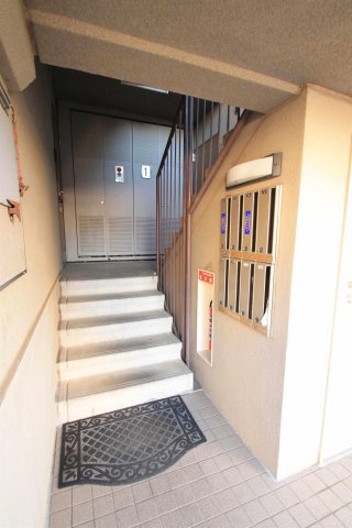 エントランス　集合ポスト付き☆