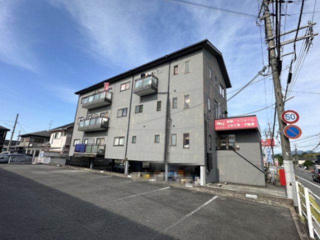 ベルサス坊城の建物外観