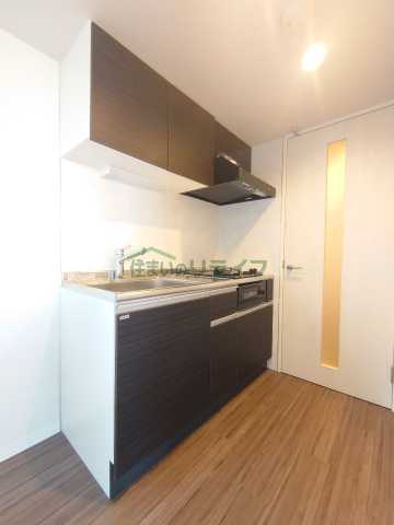 キッチン　別部屋参考写真となります。