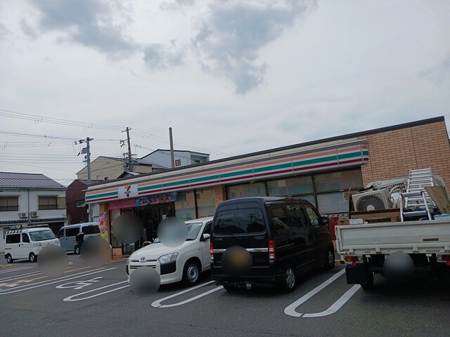 コンビニ　セブンイレブン様（コンビニ）まで140m